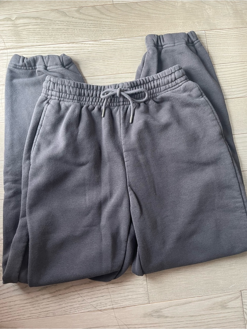 Women’s Gray Drawstring Sweatpants